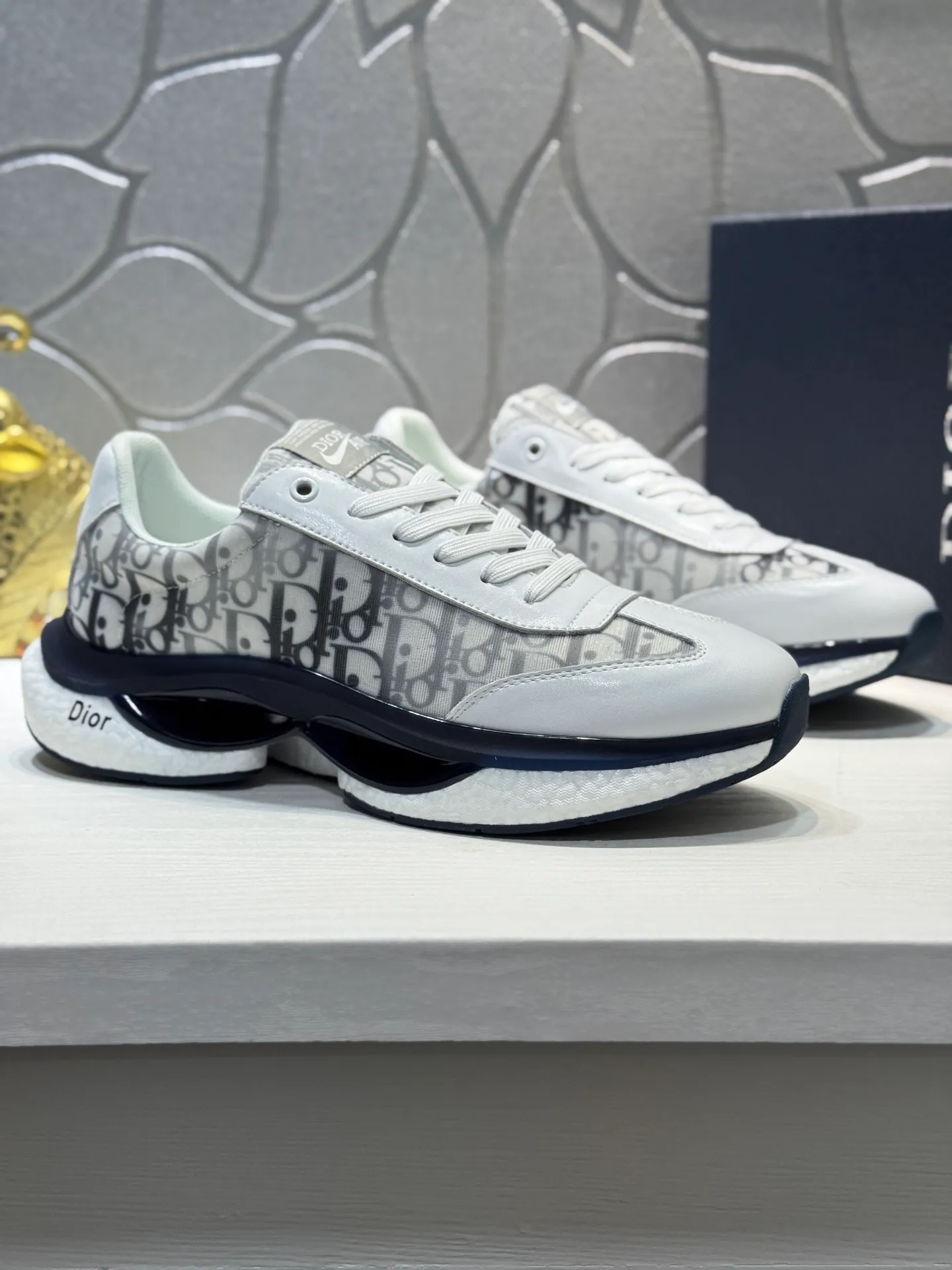 Men's shoes 💰440 [New model] 🐬🐬Original quality (Dior) latest style sports shoes 🎁Casual and fashionable men's shoes 👟Best model💥Simple and elegant version, exclusive for trendy men. Unique official website latest brand elements 👑original decoration, imported cowhide stitching with classic fabrics, fashionable and generous accessories, ✅foamed TPU wear-resistant** outsole, light and comfortable. Size: 38-44 (45 customized